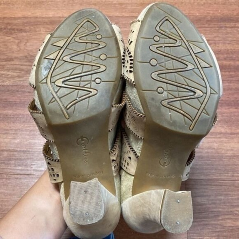 Earthies Tan Sandal Heels - Picture 3 of 8